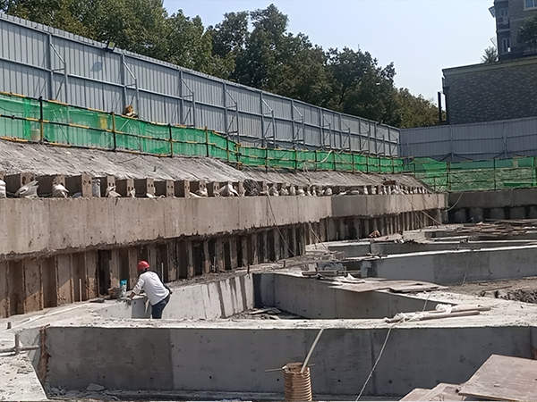 HU工法樁-余政儲(chǔ)出（2021）30號(hào)地塊